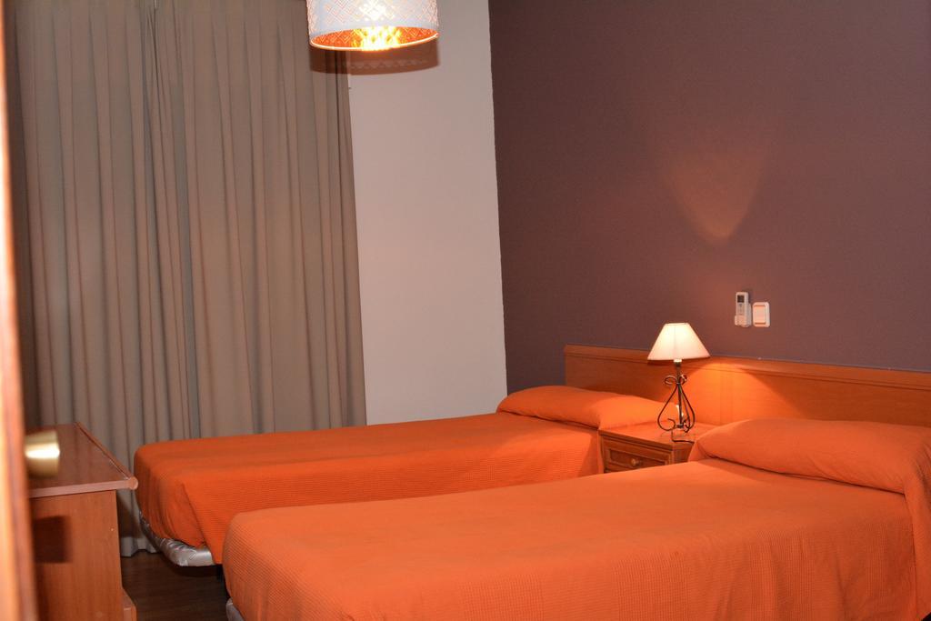 Hostal Gastrobar Carmelo Villarejo de Salvanés المظهر الخارجي الصورة