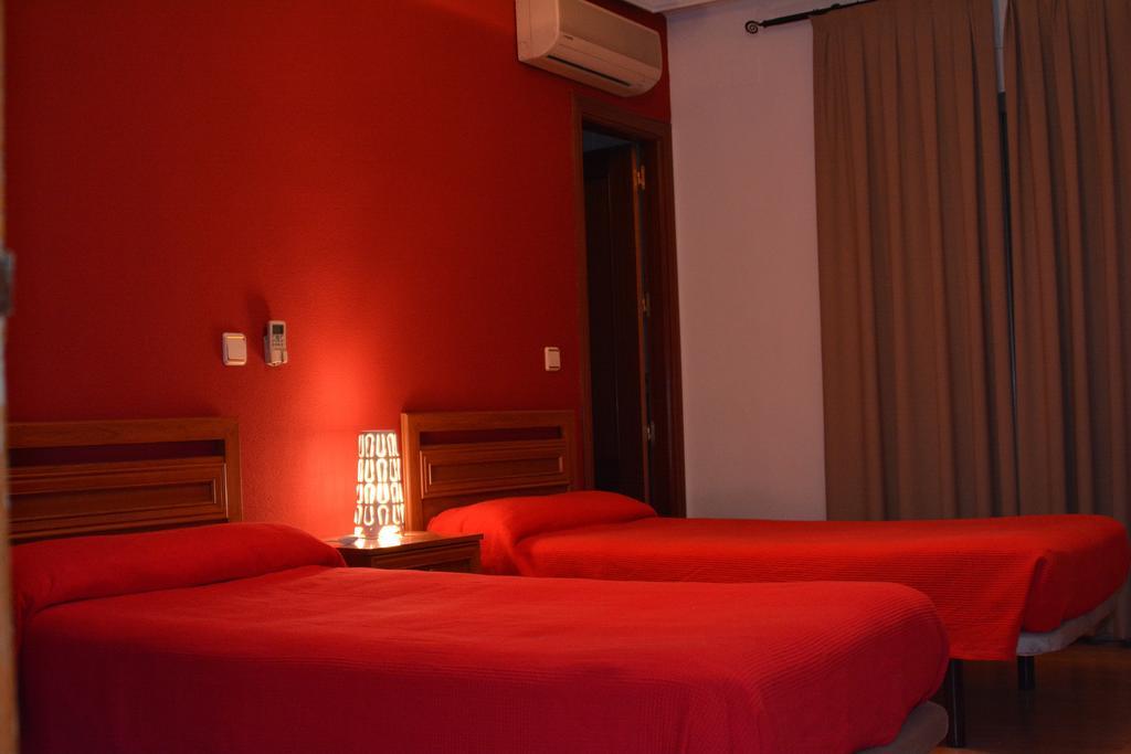 Hostal Gastrobar Carmelo Villarejo de Salvanés المظهر الخارجي الصورة